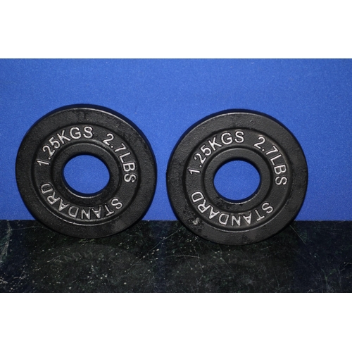 107 - Brand New Pair of 1.5kg Weights, Boxed