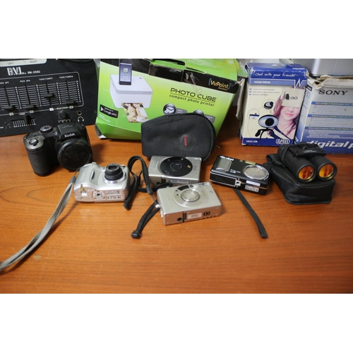 18 - Bundle of Camera's and Electrical Items