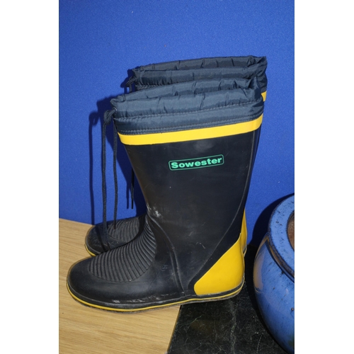 12 - 2 x Sailing Boots plus a Drip Glazed Garden Pot