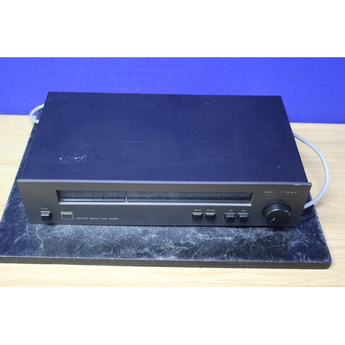 69 - NAD AM/FM Stereo Tuner 4020A