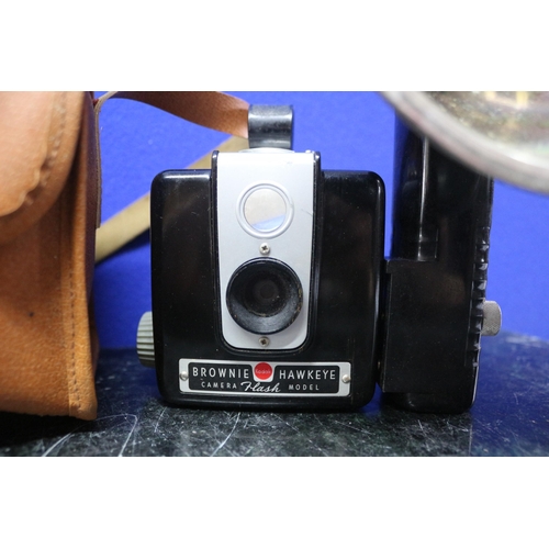 91 - Brownie Hawkeye Camera Flash Model with Carry Bag