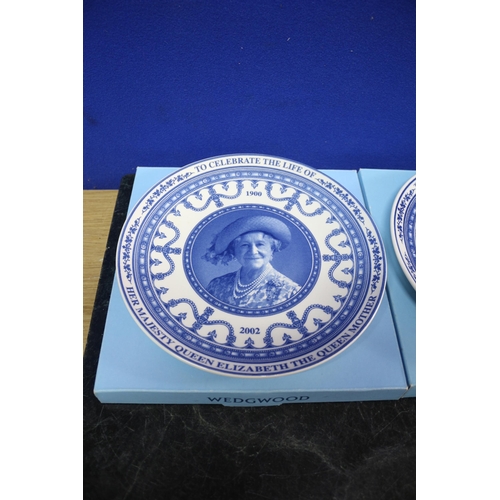 116 - 2 x Wedgwood Royal Commemorative Blue & White Plates in Boxes