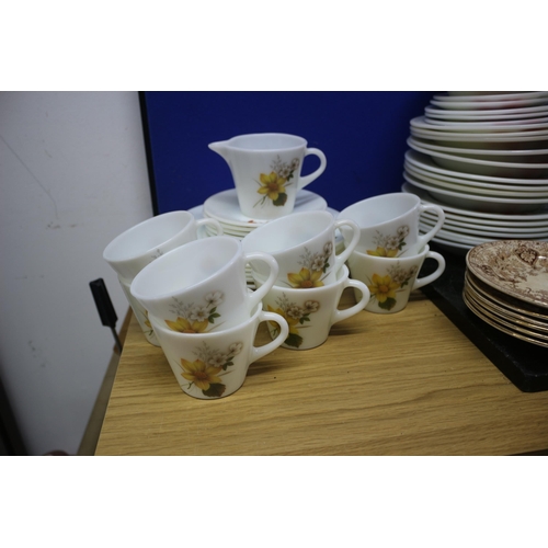 129 - Large Selection of Chinaware including Paragon, Doric and Oriental