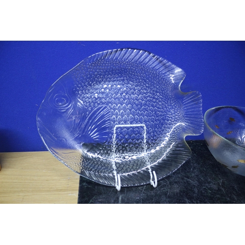 138 - Large Glass Fish Platter plus a Glass Bowl Decorated with Fish and Sea Creatures - Platter is 39cm W... 