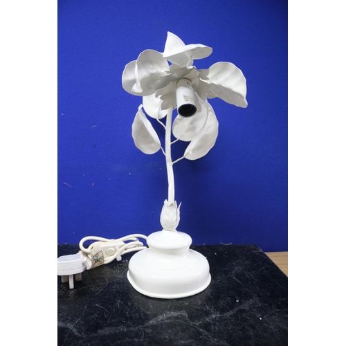 178 - Brand New Metal Floral Design Single Bulb Lamp