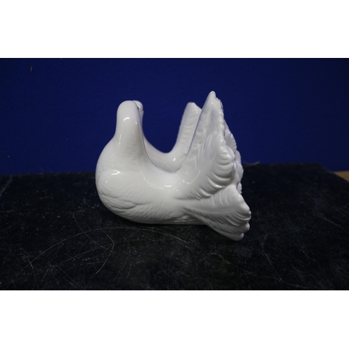 204 - Pair of Lladro Loving Doves - 12cm Tall