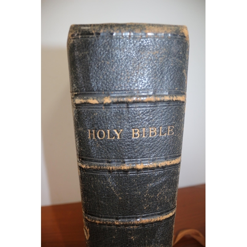 318 - Antique 1883 Oxford University Press, Large Church Bible with Colour Pictures, 393 x 28 x 9.5 cm, He... 