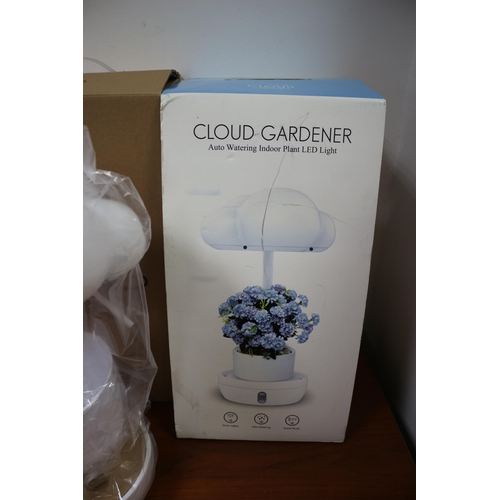 449 - Cloud Gardener, Auto Watering, LED Light Plant Pot (Foreign Plugs)