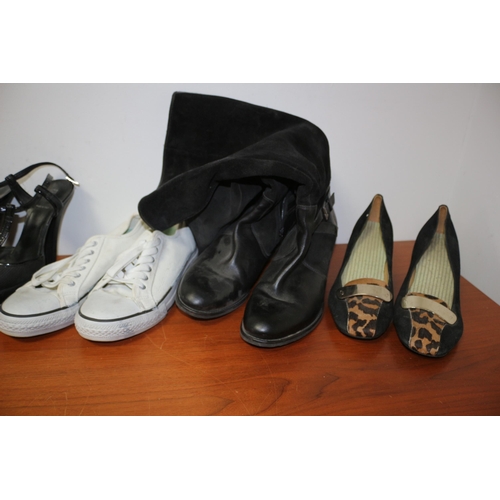 455 - Selection of Ladies Footwear, mixed sizing