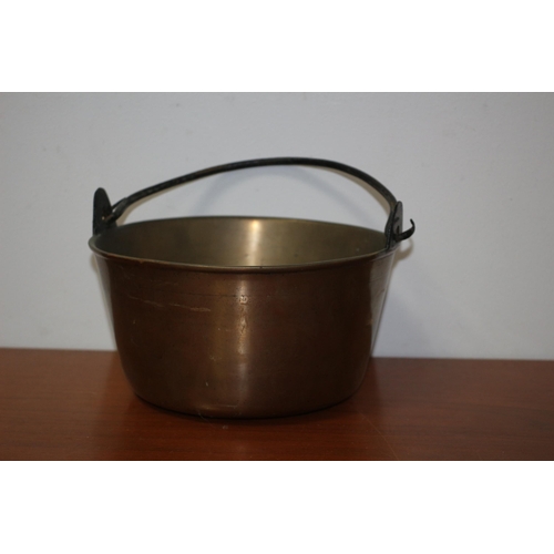 477 - Good Size Bronze Cooking / Preserve Pot