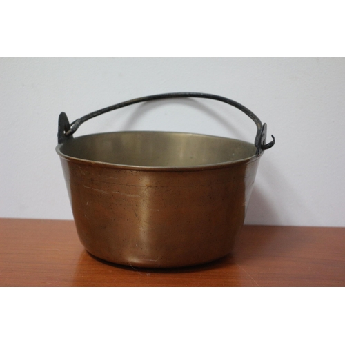 477 - Good Size Bronze Cooking / Preserve Pot