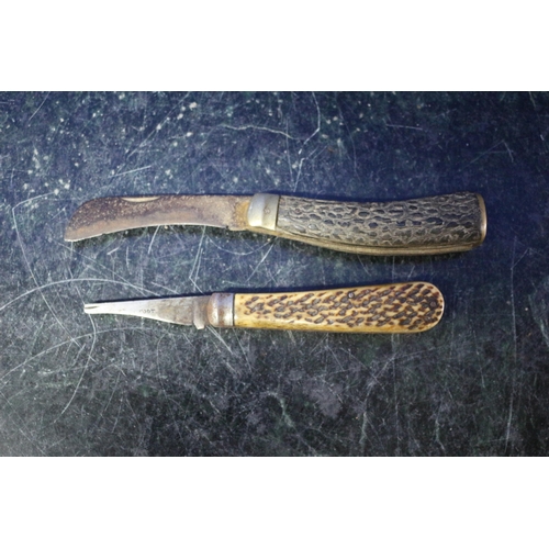 17 - 2 x Aged Pen Knives