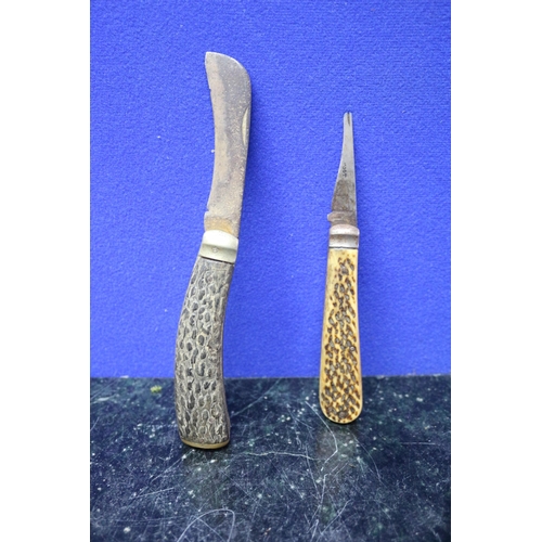 17 - 2 x Aged Pen Knives