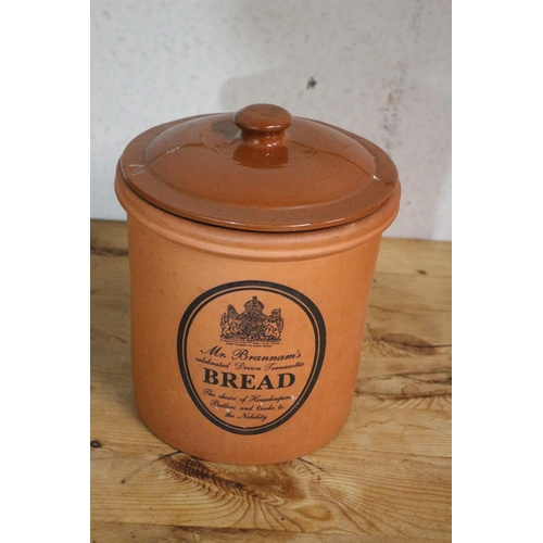 182 - Large Terracotta Bread Bin with Lid - 27cm