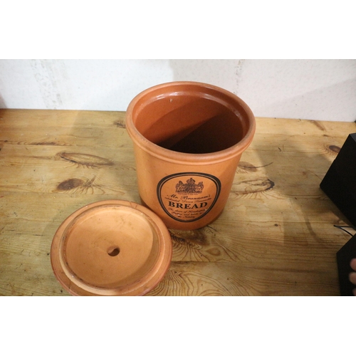 182 - Large Terracotta Bread Bin with Lid - 27cm