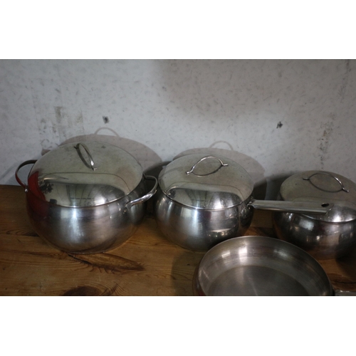 184 - Nice Selection of The Professional Cookware Company Saucepots and Frying Pan - 6 Pieces in all