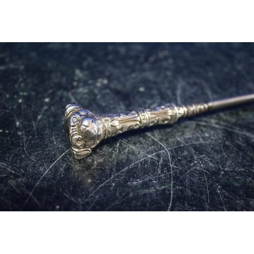 3 - A Birmingham 1906 Hallmarked Silver Dogs Head Handled Button Hook - 17.5cm Long