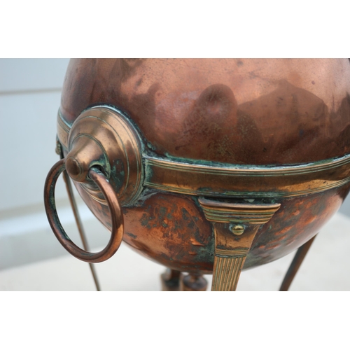 29 - Regency (1811 - 1820) - Copper and Brass Wine Cooler with Insert