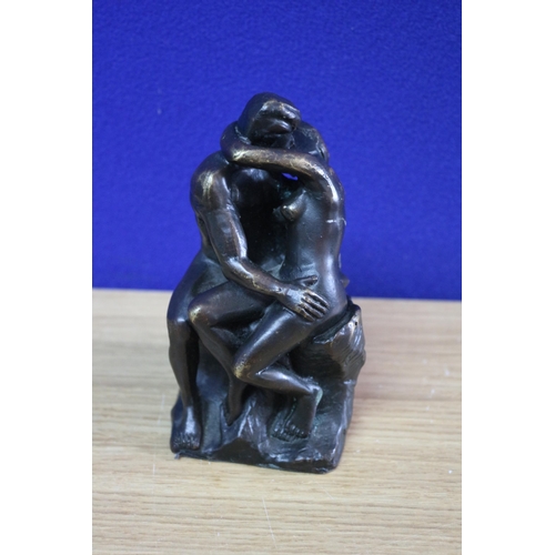 225 - Bronze of a Loving Couple in an Embrace & Kissing - 12cm Tall