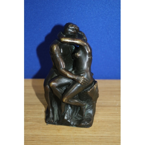 225 - Bronze of a Loving Couple in an Embrace & Kissing - 12cm Tall