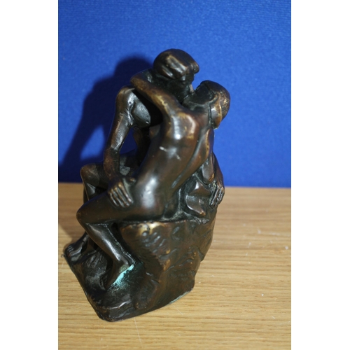 225 - Bronze of a Loving Couple in an Embrace & Kissing - 12cm Tall