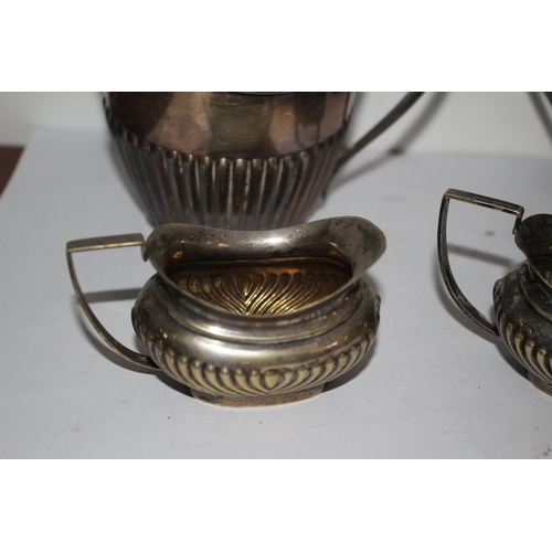 283 - 3 x Walker & Hall Plated Items - Deco Styled