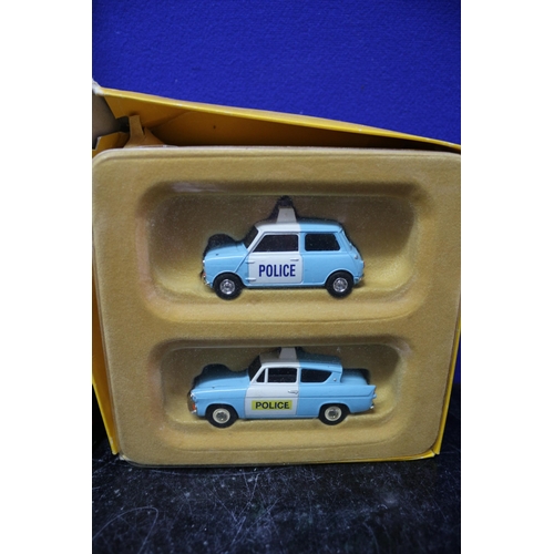 31 - Vanguards Dual Pack of Die Cast Vehicles - 1:43 Scale - Police Panda Cars of the 1960's - Special Li... 