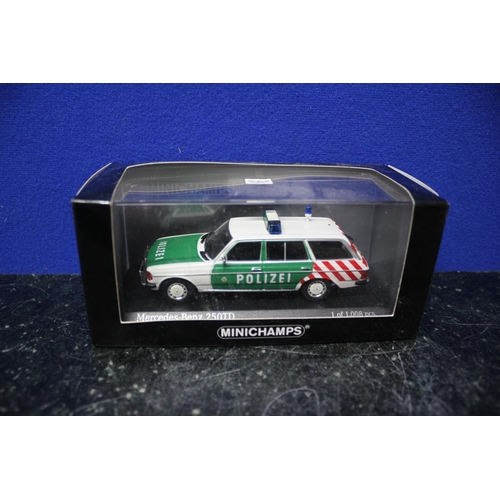 37 - Minichamps Mercedez - Benz 250TD Die Cast Boxed Model - Polizei Berlin - 1 of 1,008 Pieces