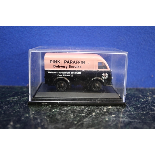 62 - Oxford Die Cast Pink Paraffin Van - Boxed - 1:76