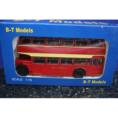 71 - B-T Model - Die Cast - B102 Bristol LD Lodekka - West Yorkshire Bus - Boxed - 1:76