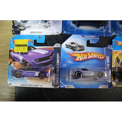 92 - 15 x Card Backed Hot Wheels Die Cast Vehicles