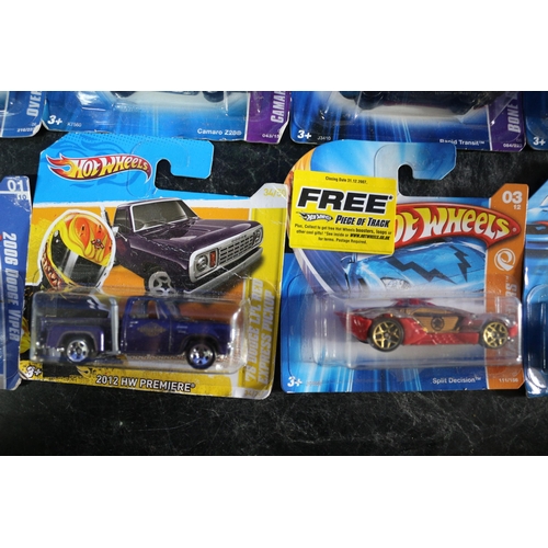 92 - 15 x Card Backed Hot Wheels Die Cast Vehicles