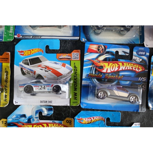 95 - 13 x Die Cast Hot Wheels Card Backed Vehicles