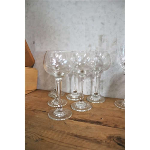 116 - Nice Selection of Crystal and Cut Glass Glasses