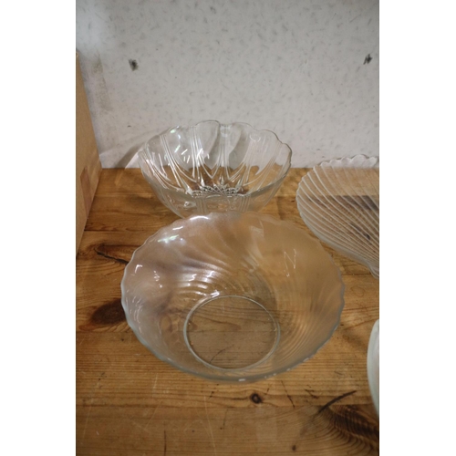 140 - Selection of Glass Bowls and Dishes in a Floral Design