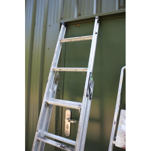 148 - 2 x Aluminium Step Ladders