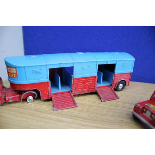 175 - Vintage Corgi Chipperfield Circus Land Rover and Bedford Tractor Unit with Articulated Horse Box