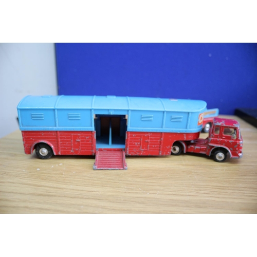 175 - Vintage Corgi Chipperfield Circus Land Rover and Bedford Tractor Unit with Articulated Horse Box