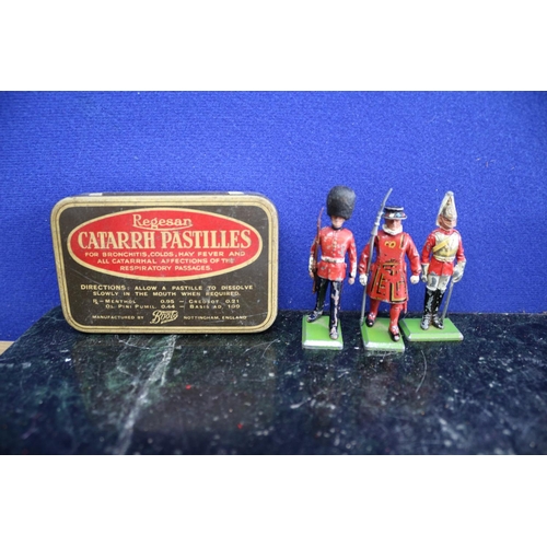 290 - 3 x Vintage Britain's London Guards Models - Believed to be from the 1970's