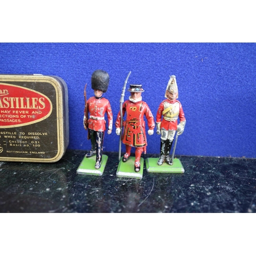 290 - 3 x Vintage Britain's London Guards Models - Believed to be from the 1970's