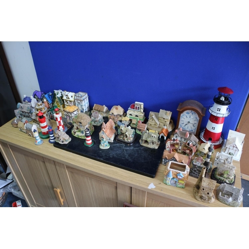 299 - Large Collection of Model Cottages including Lilliput Lane and David Winter