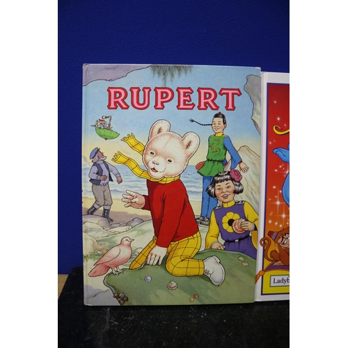 254 - Rupert Bear 1991 Annual & Aladdin