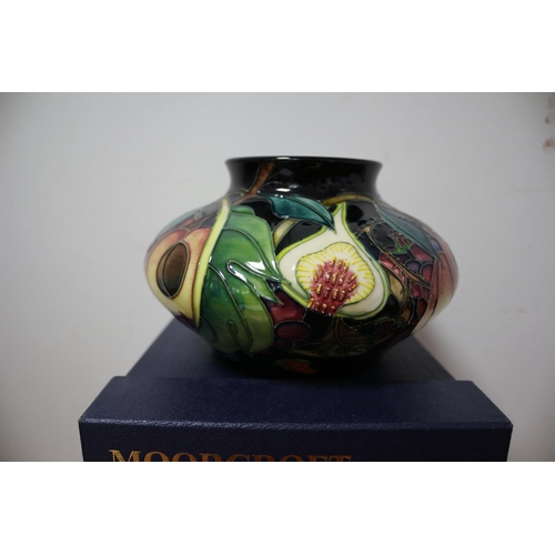 422 - Moorcroft ' Queens Choice' Squat Vase - 18cm Dia x 12cm Tall - 1st Quality - 2000 - Marked To Base -... 