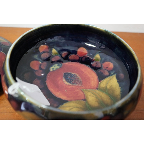 431 - Moorcroft ' Pomegranate' Round Lidded Trinket Box or Pot - 14cm Dia x 9cm Tall - 1st Quality - Signe... 