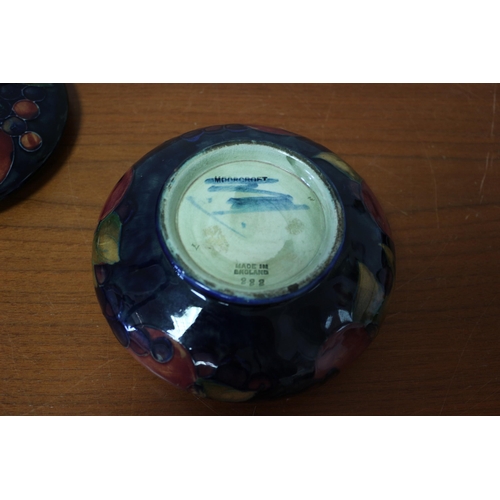 431 - Moorcroft ' Pomegranate' Round Lidded Trinket Box or Pot - 14cm Dia x 9cm Tall - 1st Quality - Signe... 