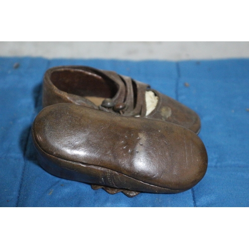 535 - Antique Pair of Japanese Children's Shoes in Leather