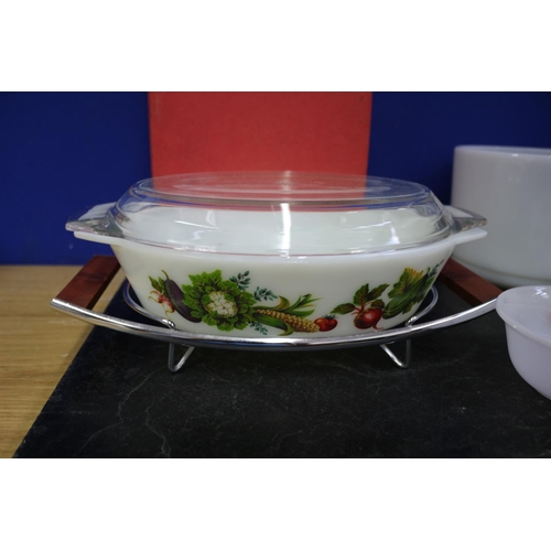 40 - 2 1/2 Pint Oval Casserole Dish, Brand New in Box With Stand, Pyrex Bowls