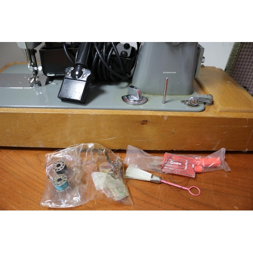 255 - Frister & Rossmann Model 25 Sewing Machine