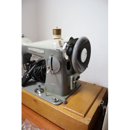 255 - Frister & Rossmann Model 25 Sewing Machine