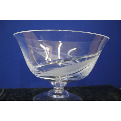 455 - Believed to be J G Durand Florence Crystal Serving Bowl, 23.5cm Diameter